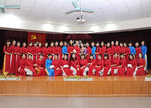 Trường mầm non Phúc Đồng tổ chức lễ mit tinh kỷ niệm 35 năm ngày Nhà giáo Việt Nam 20/11 trong không khí tưng bừng phấn khởi.